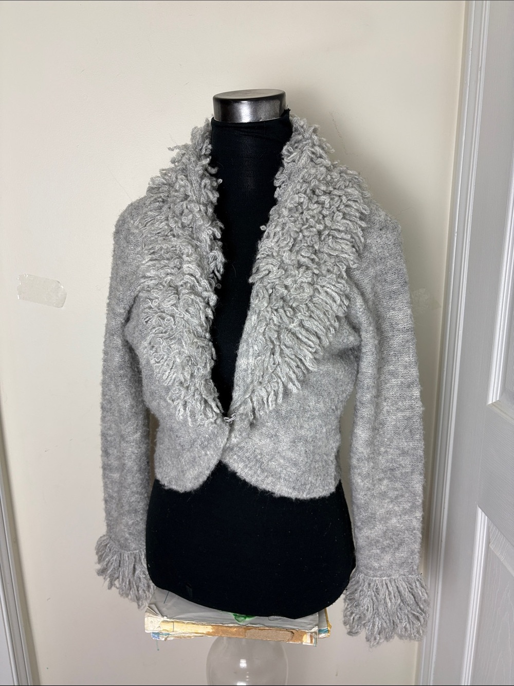 Vintage 26% Wool Blend Gray Faux-Shearling Trim Women's Crop Sweater Jacket